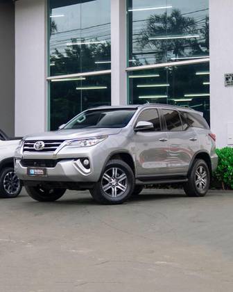 TOYOTA HILUX SW4 2.7 SRV 7 LUGARES 4X2 16V FLEX 4P AUTOMÁTICO
